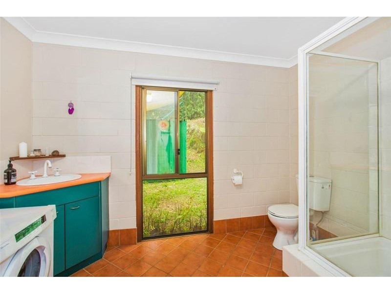 111 Braeside Drive, Uki NSW 2484
