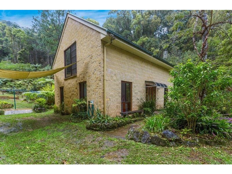 111 Braeside Drive, Uki NSW 2484