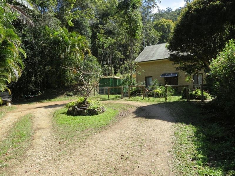 111 Braeside Drive, Uki NSW 2484