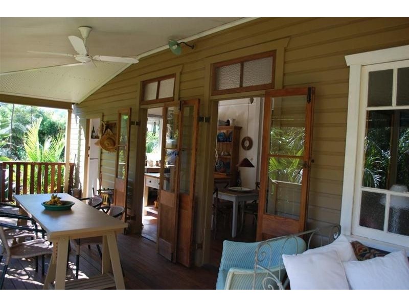 9 Old Convent Road, Uki NSW 2484