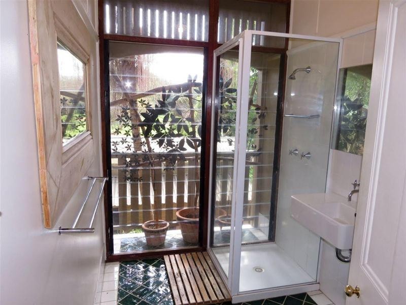 9 Old Convent Road, Uki NSW 2484