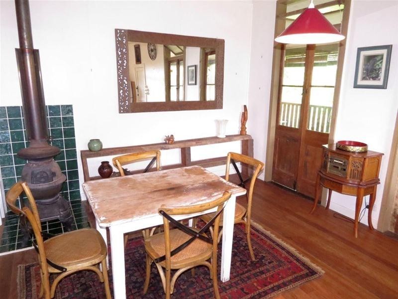 9 Old Convent Road, Uki NSW 2484