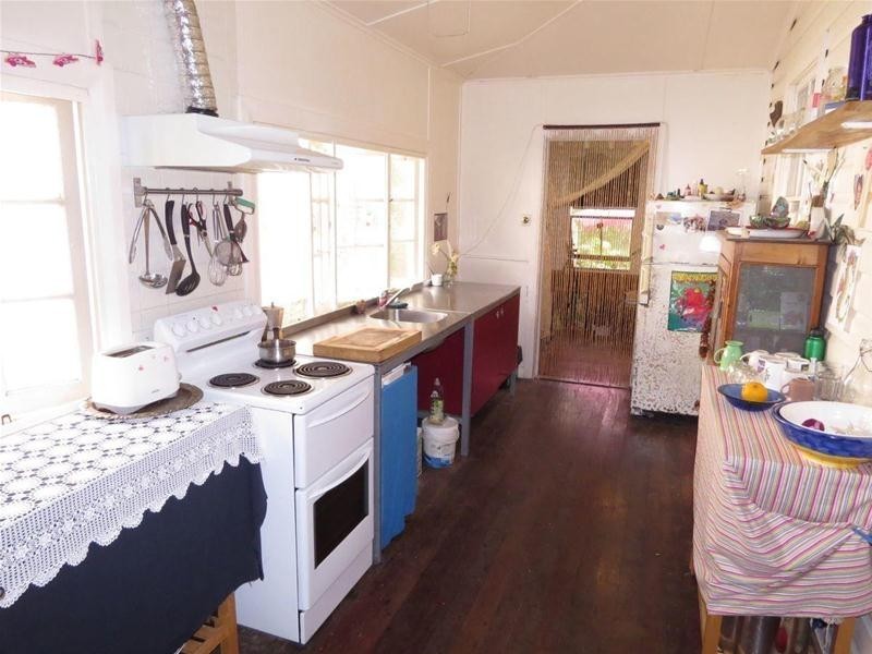 9 Old Convent Road, Uki NSW 2484