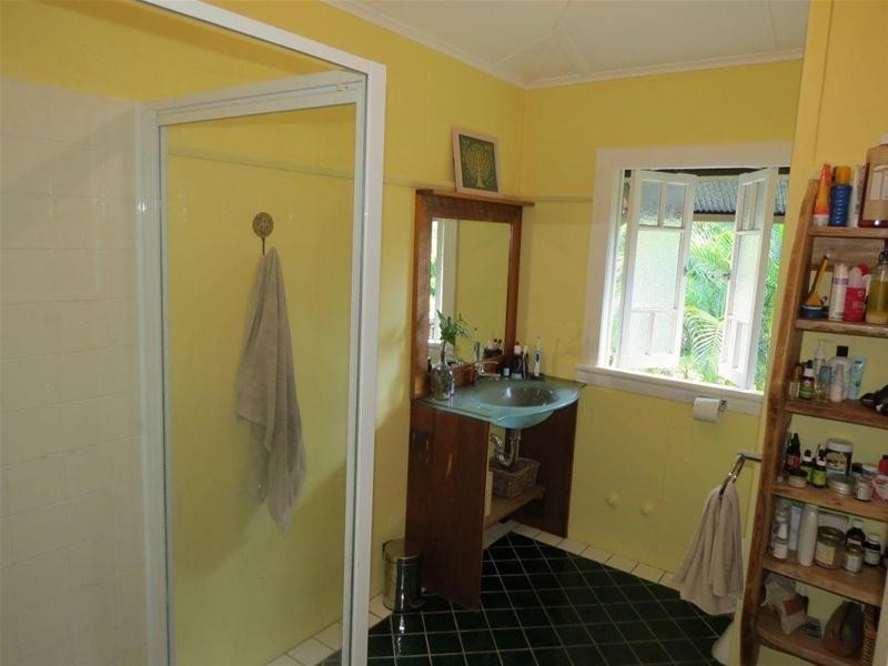 9 Old Convent Road, Uki NSW 2484