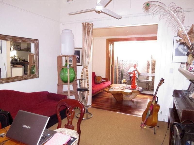 9 Old Convent Road, Uki NSW 2484