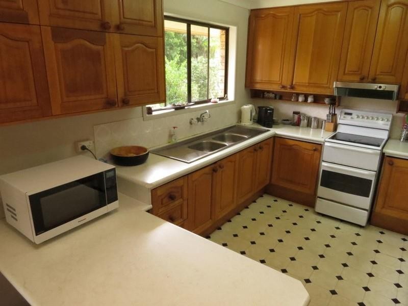 11 Mitchell Street, Uki NSW 2484