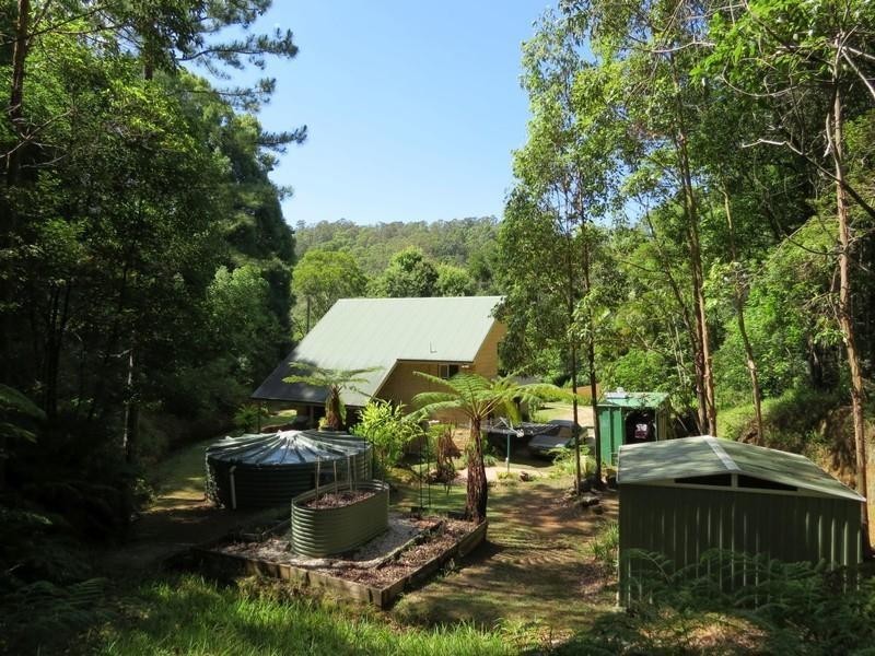 111 Braeside Drive, Uki NSW 2484
