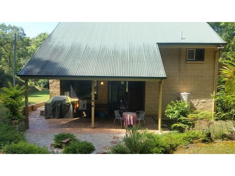 111 Braeside Drive, Uki NSW 2484