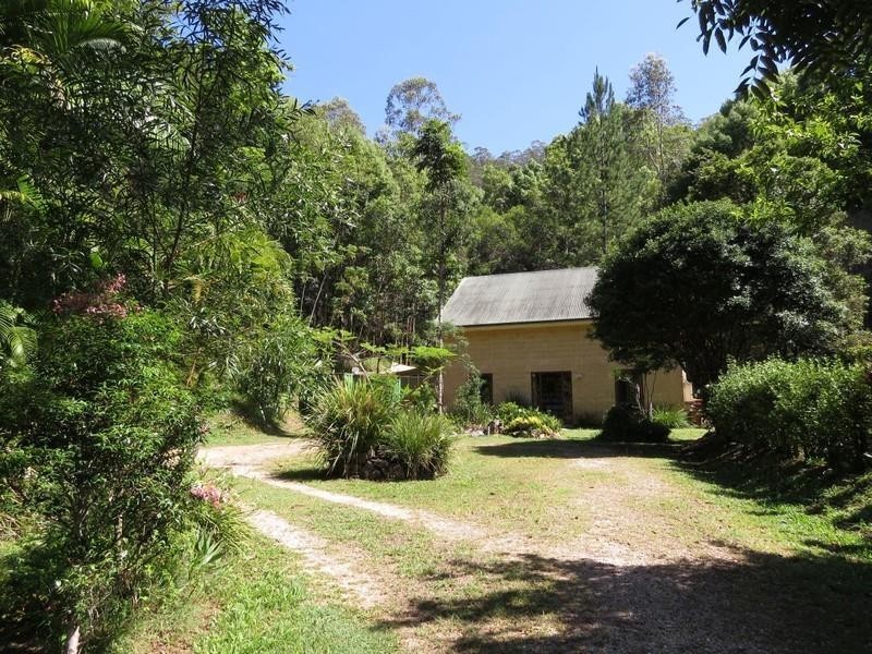 111 Braeside Drive, Uki NSW 2484