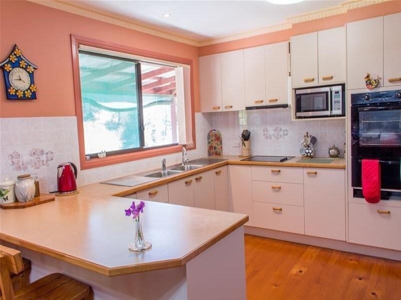 79 Malabar Drive, Uki NSW 2484