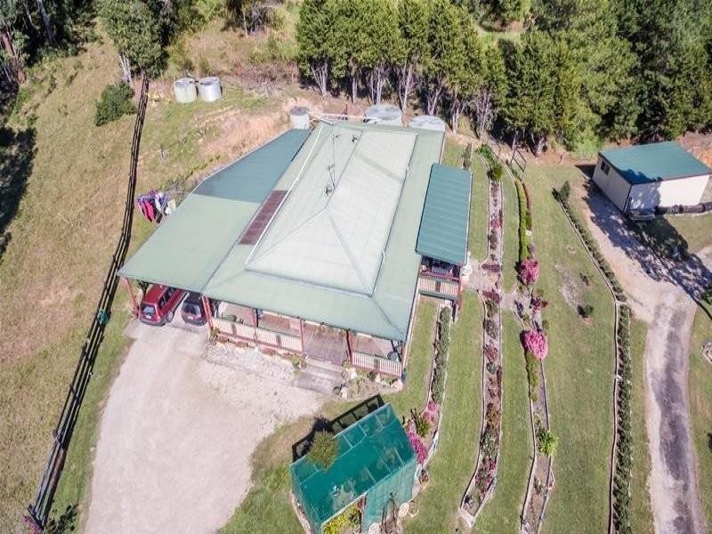 79 Malabar Drive, Uki NSW 2484