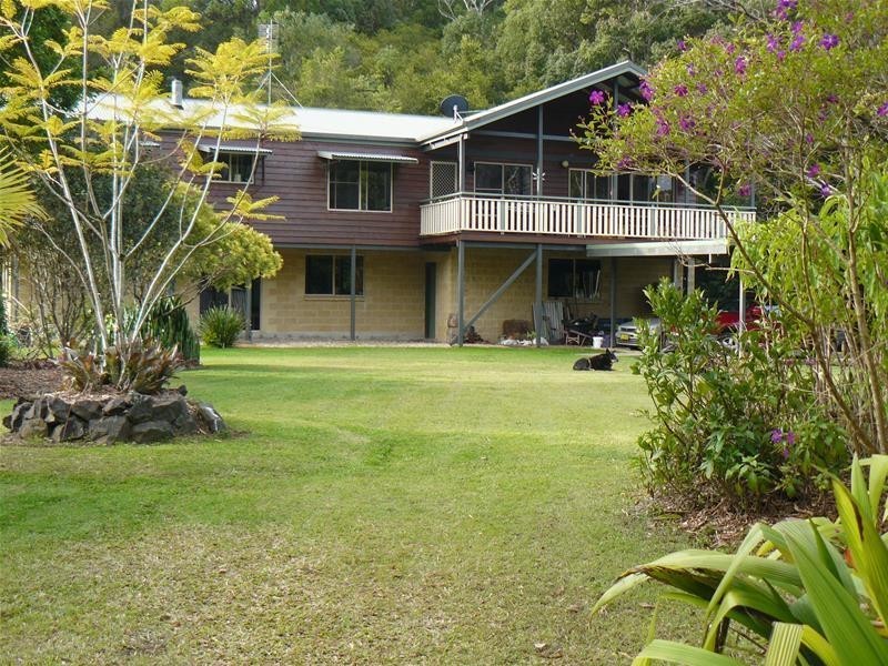 55 Braeside Drive, Uki NSW 2484