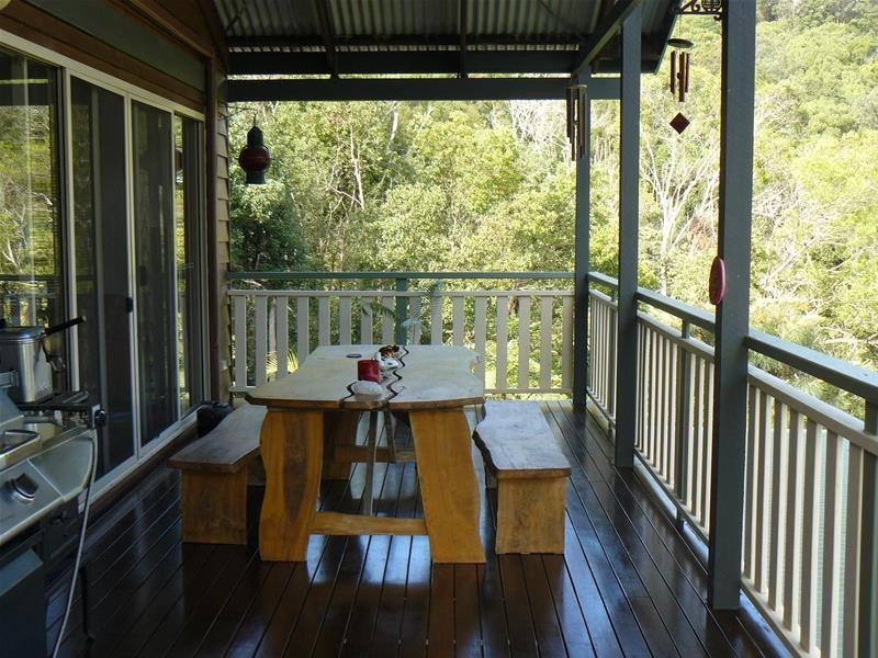 55 Braeside Drive, Uki NSW 2484