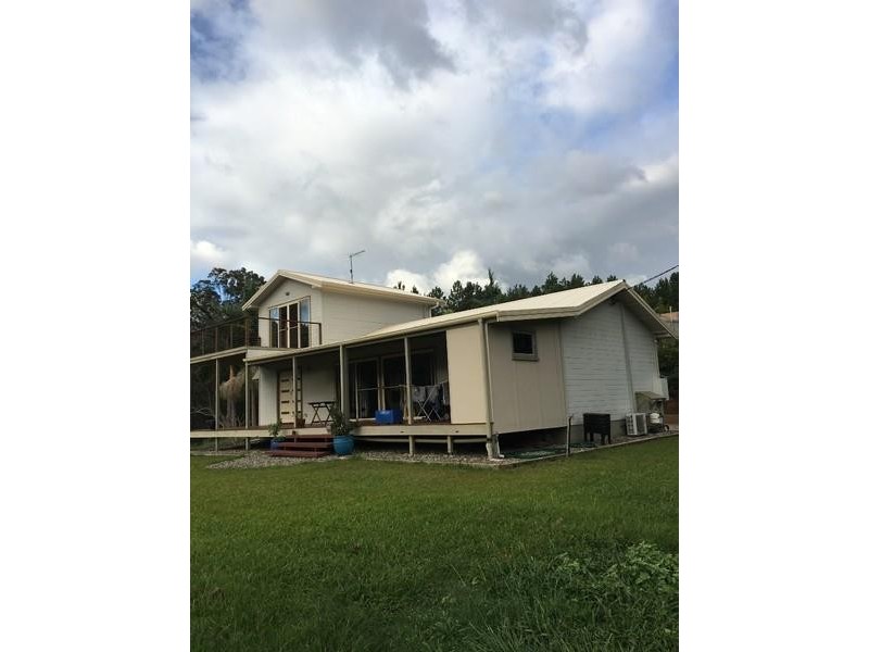 9 Minto Place, Uki NSW 2484