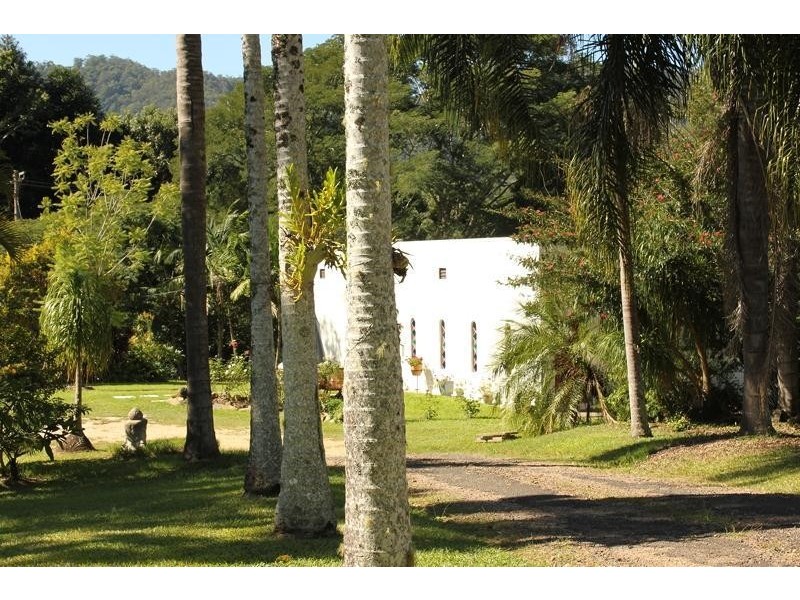 13 Malabar Avenue, Uki NSW 2484