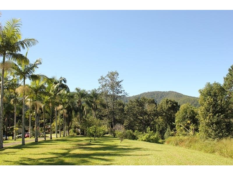 13 Malabar Avenue, Uki NSW 2484