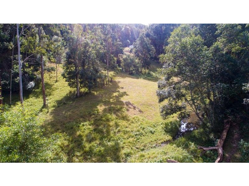 33 Meadow Place, Uki NSW 2484