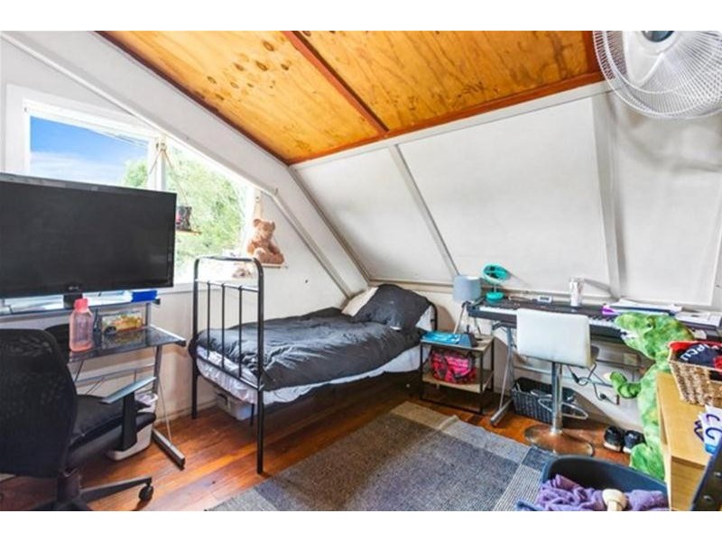 33 Meadow Place, Uki NSW 2484