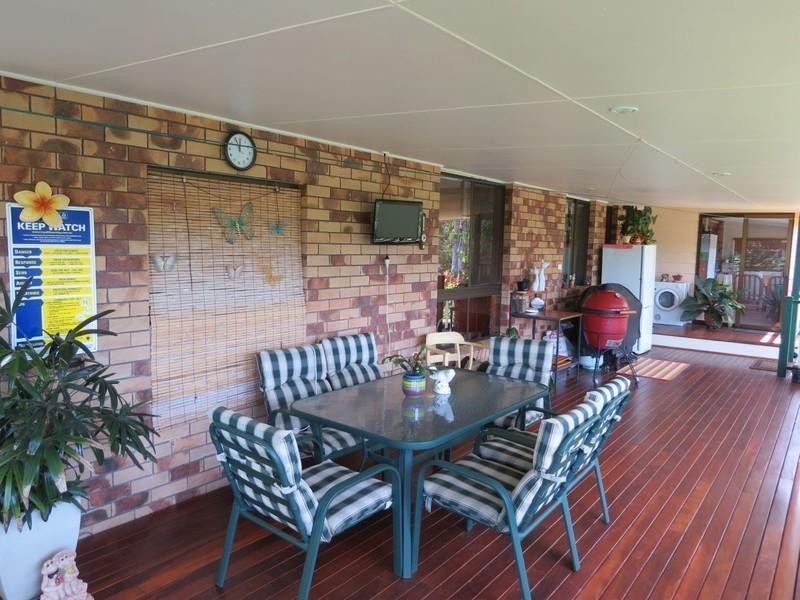 63 Malabar Avenue, Uki NSW 2484