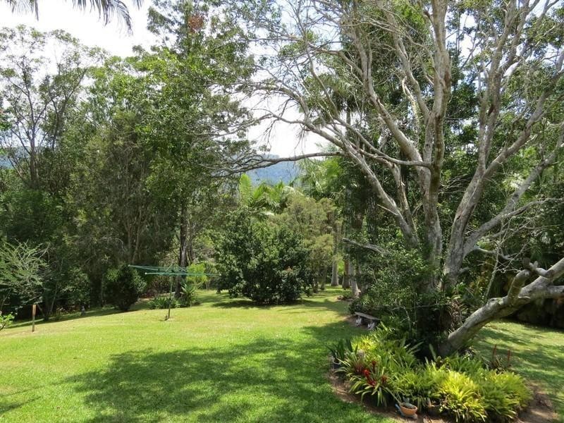 63 Malabar Avenue, Uki NSW 2484