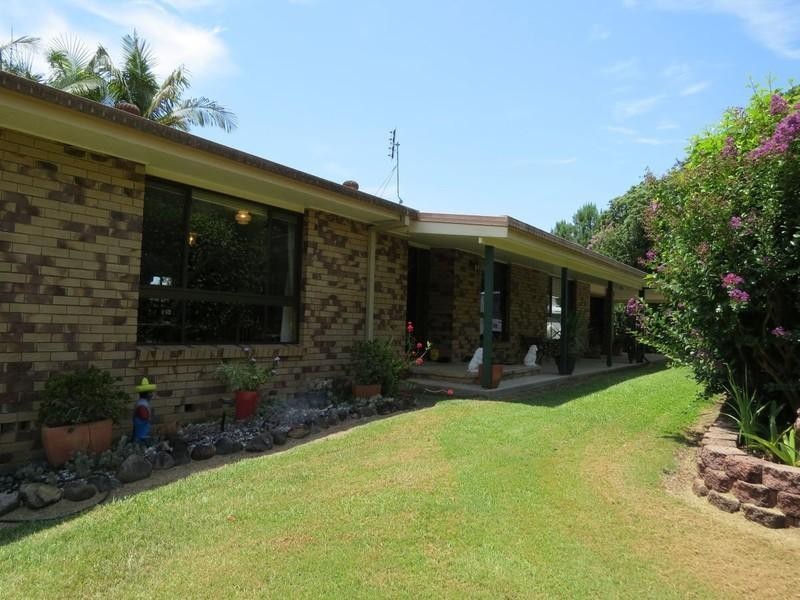 63 Malabar Avenue, Uki NSW 2484