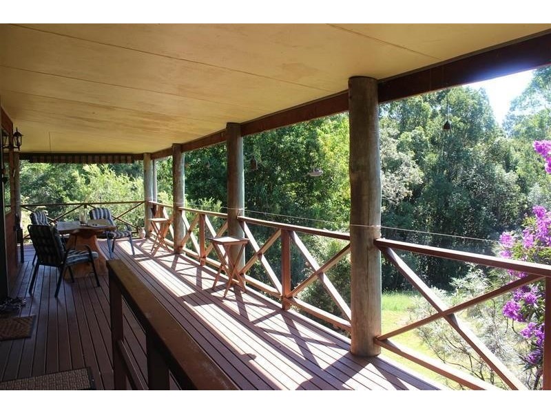 94 Malabar Avenue, Uki NSW 2484