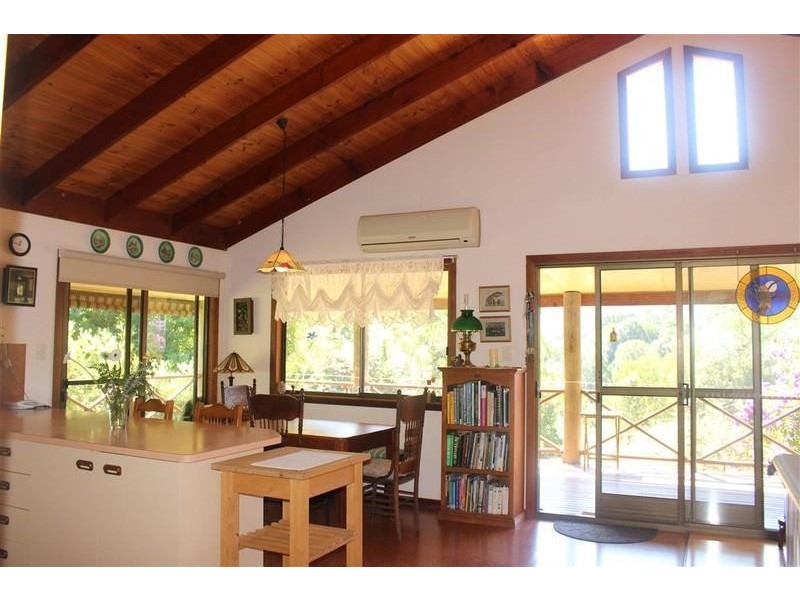 94 Malabar Avenue, Uki NSW 2484