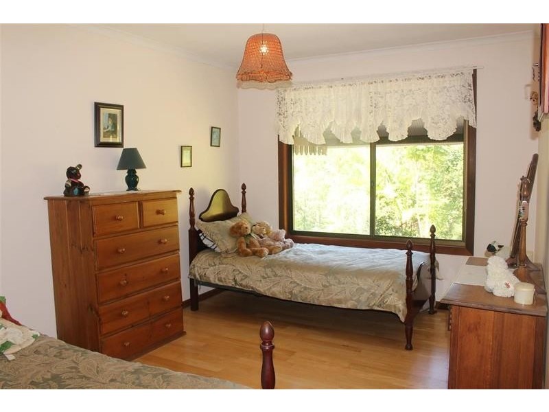 94 Malabar Avenue, Uki NSW 2484