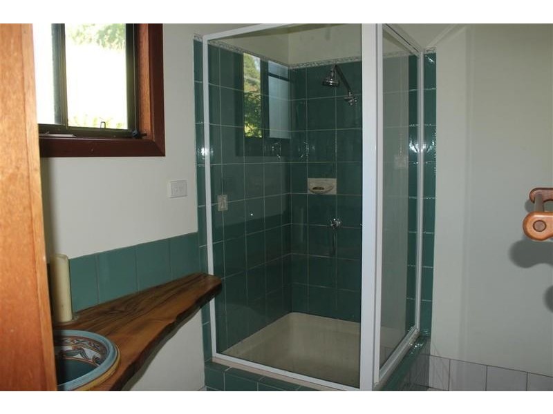 94 Malabar Avenue, Uki NSW 2484