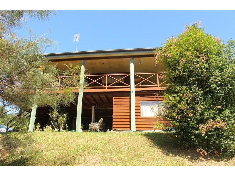 94 Malabar Avenue, Uki NSW 2484