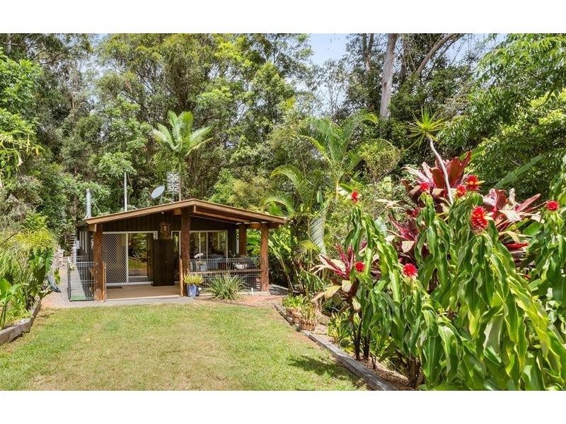 135 Braeside Drive, Uki NSW 2484