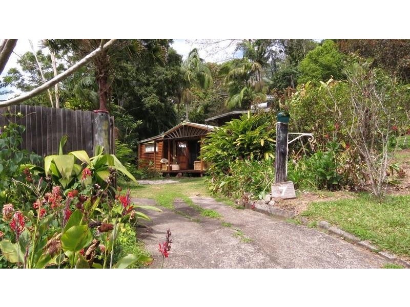 7 Sunrise Place, Uki NSW 2484