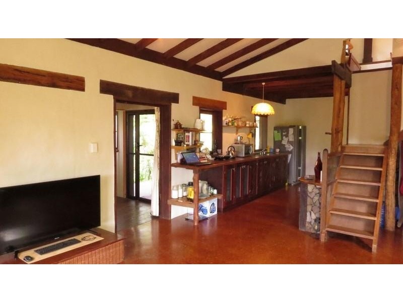 7 Sunrise Place, Uki NSW 2484