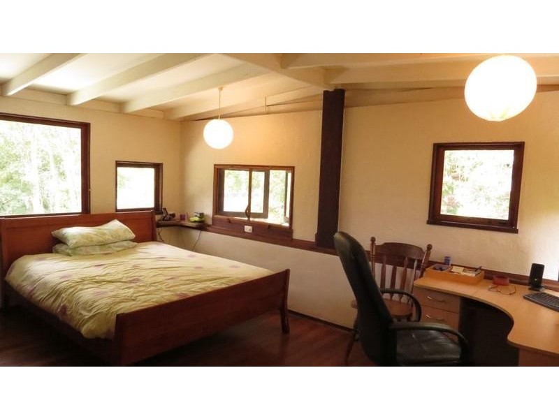 7 Sunrise Place, Uki NSW 2484