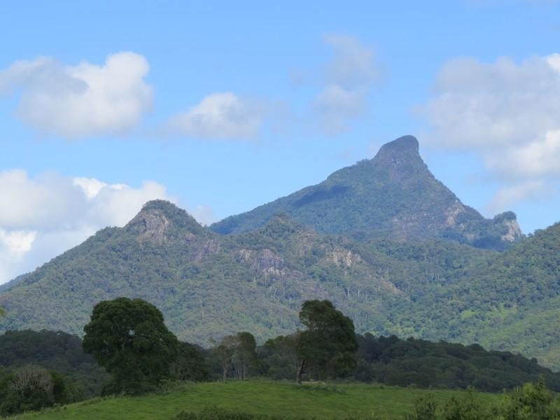 52 Malabar Avenue, Uki NSW 2484