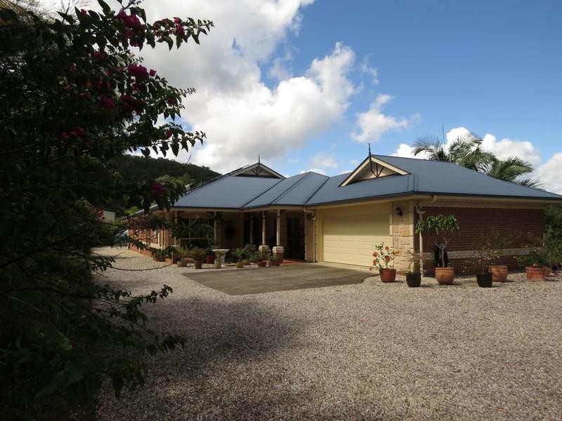 52 Malabar Avenue, Uki NSW 2484