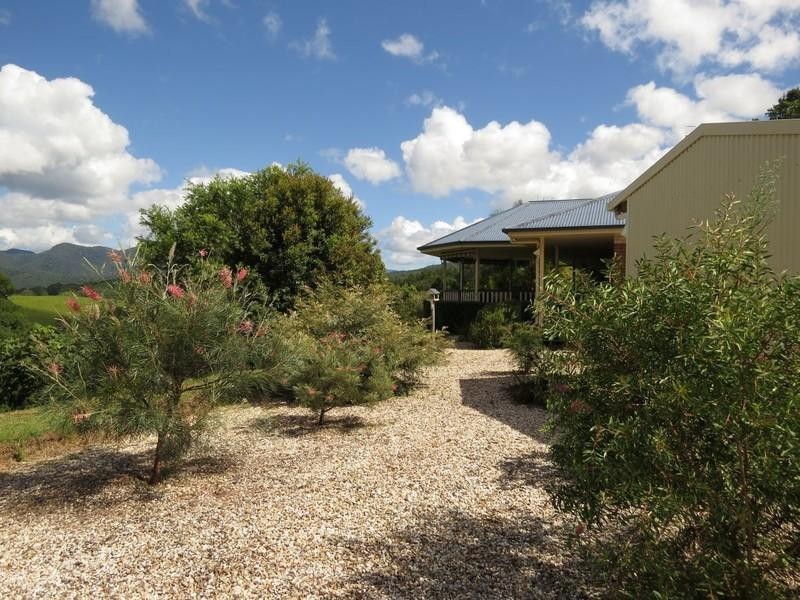 52 Malabar Avenue, Uki NSW 2484