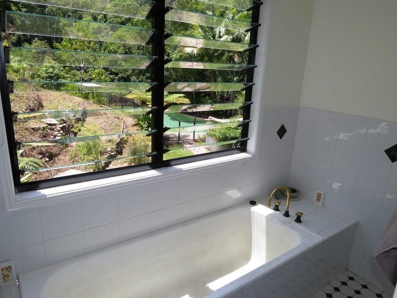 155 Braeside Drive, Uki NSW 2484