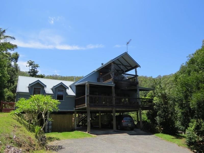 155 Braeside Drive, Uki NSW 2484