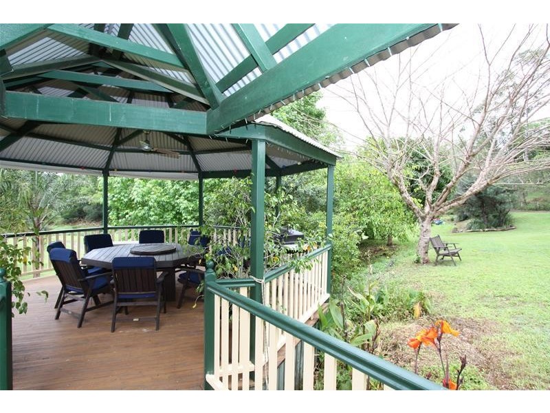 34 Meadow Place, Uki NSW 2484