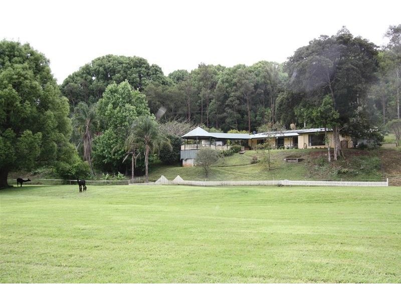 34 Meadow Place, Uki NSW 2484