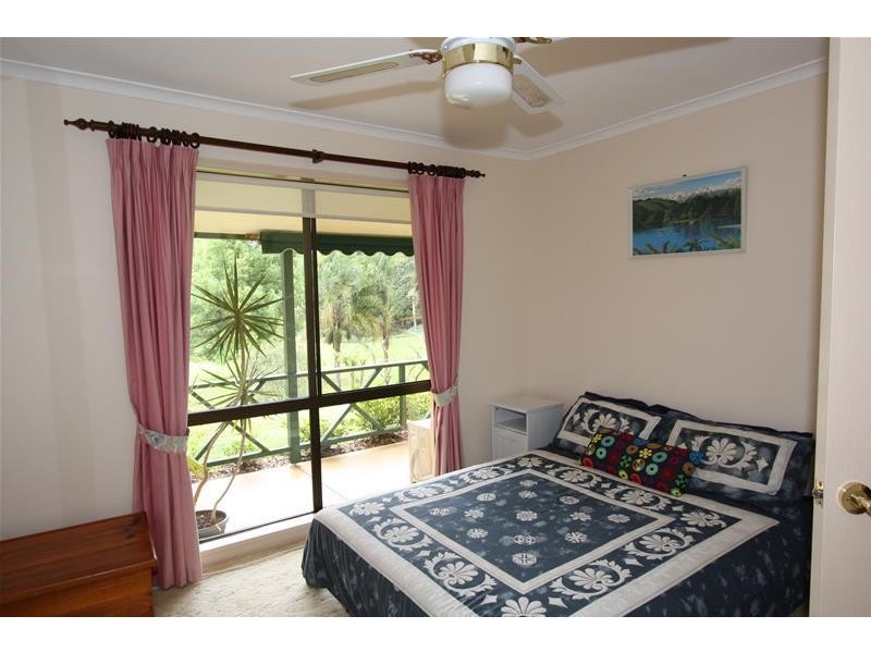 34 Meadow Place, Uki NSW 2484