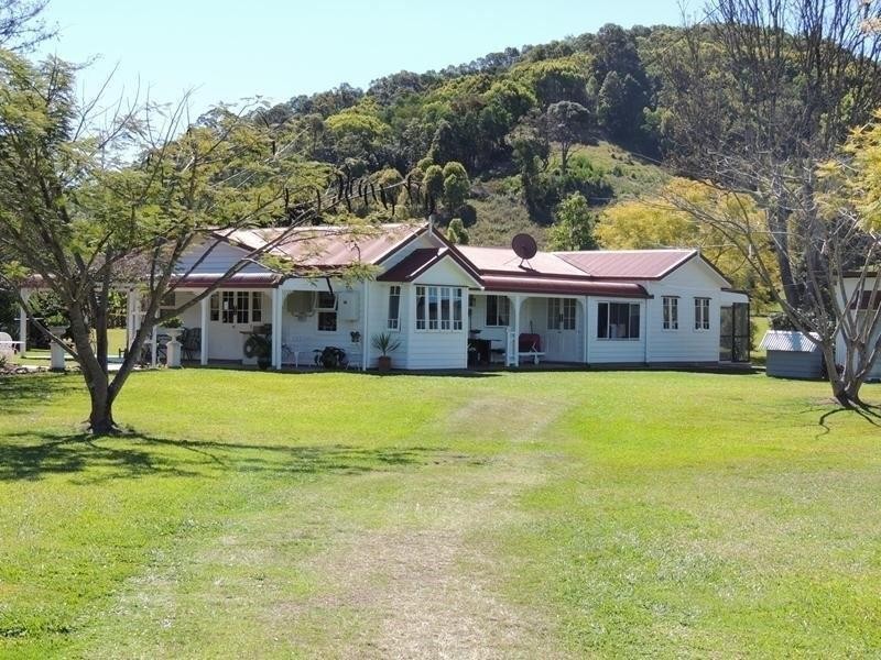 964 Numinbah Road, Crystal Creek NSW 2484