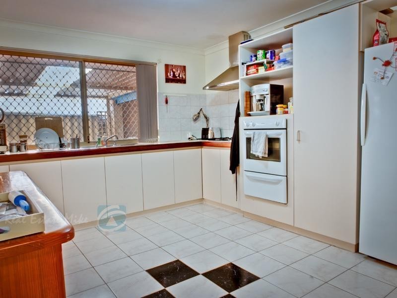 10 Sabine Grove, Alexander Heights WA 6064