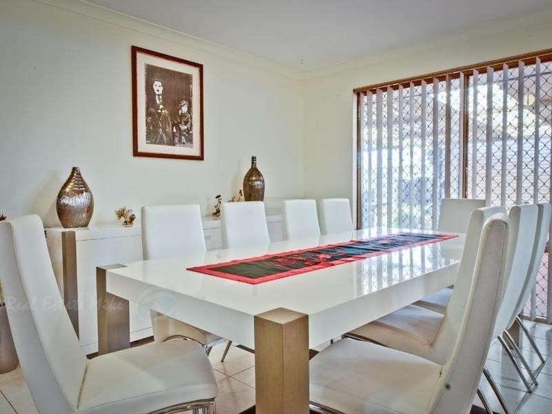 10 Sabine Grove, Alexander Heights WA 6064