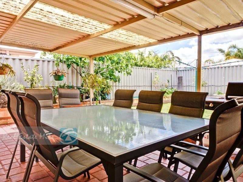 10 Sabine Grove, Alexander Heights WA 6064