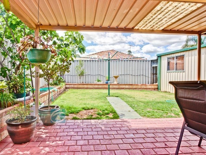 10 Sabine Grove, Alexander Heights WA 6064