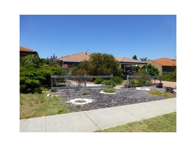 100 The Avenue, Alexander Heights WA 6064