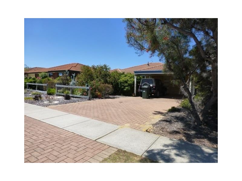 100 The Avenue, Alexander Heights WA 6064