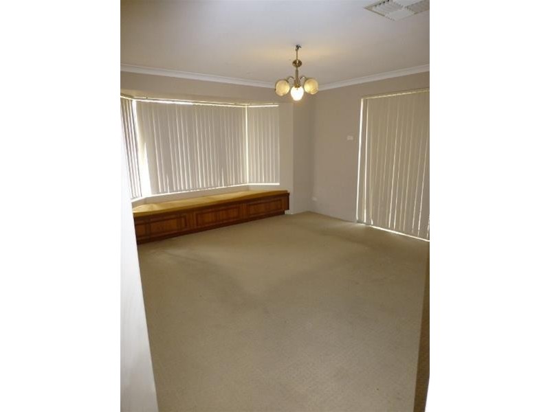 21 Desault Cove, Ballajura WA 6066